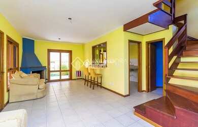 Imagem: A casa em condomínio possui 3 Dormitórios, 3 Banheiros, 2