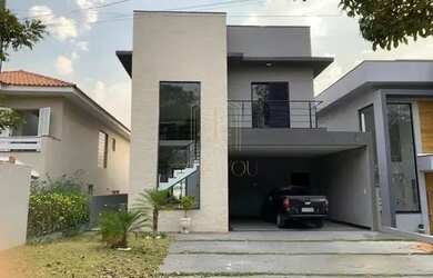 Imagem: A casa possui 3 Dormitórios, 4 Banheiros, 4 Vagas na garagem