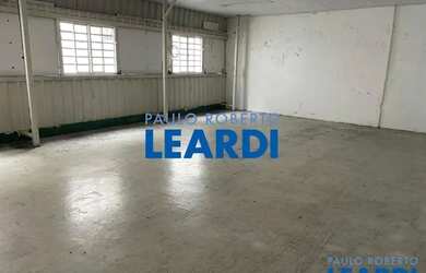 Imagem: A casa possui 2 Dormitórios, 3 Banheiros, 5 Vagas na garagem