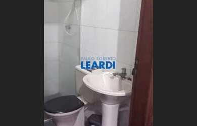 Imagem: A casa possui 3 Dormitórios, 3 Banheiros, 2 Vagas na garagem