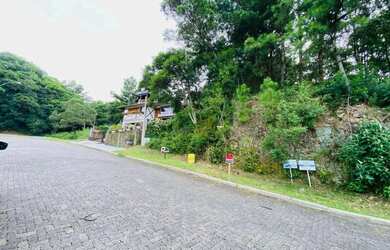 Imagem: O terreno possui 622m² de Área e está localizado em Gramado