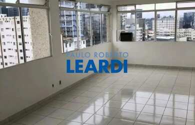 Imagem: O depósito possui 1 Vaga na garagem e 52m² de Área e está