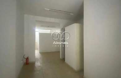 Imagem: O depósito possui 300m² de Área e está localizado em Coração