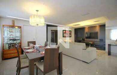 Imagem: O apartamento possui 4 Dormitórios, 5 Banheiros, 4 Vagas na