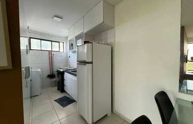 Imagem: O apartamento possui 1 Dormitório, 1 Banheiro, 1 Vaga na garagem