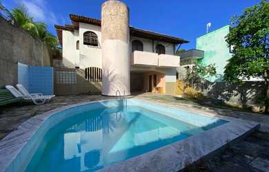 Imagem: A casa possui 5 Dormitórios, 5 Banheiros, 4 Vagas na garagem