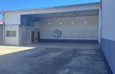 Imagem: O depósito possui 5 Vagas na garagem, 125m² de Área e está