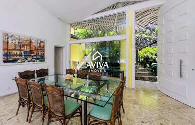 Imagem 8: Deslumbrante residência costeira no renomado Condomínio Portogalo, em...