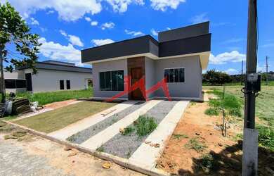 Imagem: A casa em condomínio possui 3 Dormitórios, 2 Banheiros, 1