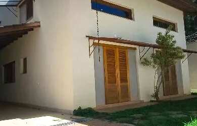 Imagem: A casa em condomínio possui 3 Dormitórios, 4 Banheiros, 5