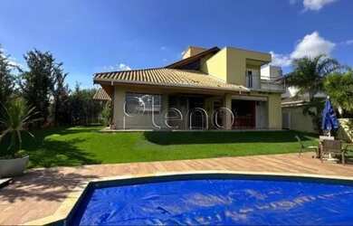 Imagem: A casa em condomínio possui 4 Dormitórios, 5 Banheiros, 5