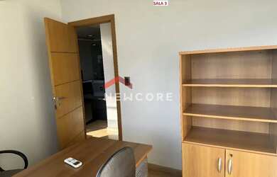 Imagem: O depósito possui 2 Vagas na garagem, 108m² de Área e está