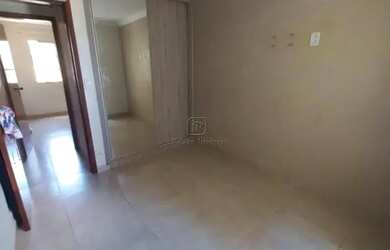 Imagem: A casa possui 3 Dormitórios, 1 Banheiro, 1 Vaga na garagem