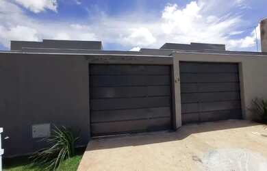 Imagem: A casa à venda possui 3 Dormitórios, 2 Banheiros, 2 Vagas