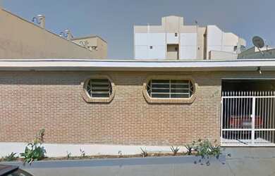 Imagem: A casa possui 3 Dormitórios, 3 Banheiros, 2 Vagas na garagem