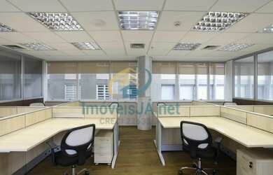 Imagem: O depósito possui 4 Vagas na garagem, 120m² de Área e está