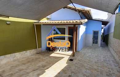 Imagem: A casa possui 3 Dormitórios, 2 Banheiros, 3 Vagas na garagem