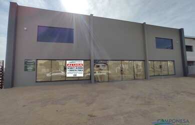 Imagem: O depósito possui 4 Vagas na garagem, 410m² de Área e está