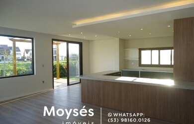 Imagem: A casa em condomínio possui 3 Dormitórios, 5 Banheiros, 2