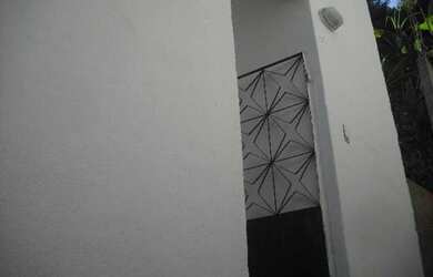 Imagem: A casa possui 1 Dormitório, 1 Banheiro e 100m² de Área e