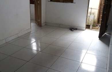 Imagem: A casa possui 1 Dormitório, 1 Banheiro e está localizado