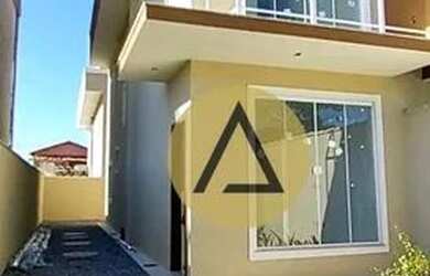 Imagem: A casa possui 3 Dormitórios, 3 Banheiros, 2 Vagas na garagem