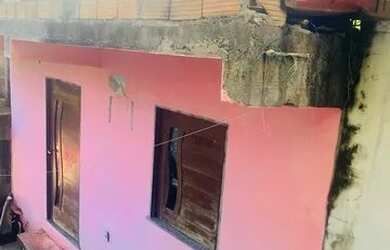 Imagem: A casa possui 1 Dormitório, 1 Banheiro e está localizado