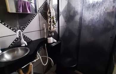 Imagem: O apartamento possui 3 Dormitórios, 1 Banheiro, 1 Vaga na garagem