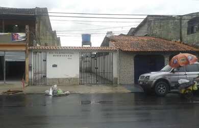 Imagem: A casa possui 2 Dormitórios, 1 Banheiro, 1 Vaga na garagem