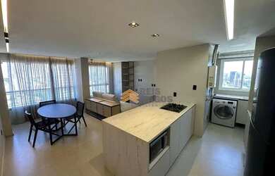 Imagem: O apartamento possui 1 Dormitório, 2 Banheiros, 1 Vaga na garagem