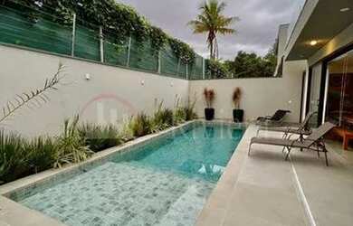 Imagem: A casa em condomínio possui 5 Dormitórios, 3 Banheiros, 3