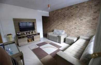 Imagem: A casa possui 2 Dormitórios, 2 Banheiros, 1 Vaga na garagem