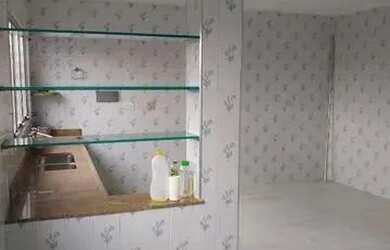 Imagem 15: Casa salão comercial numa frente e 4 salões comerciais na outra frente