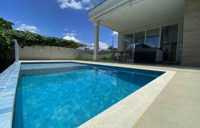 Imagem: A casa em condomínio possui 3 Dormitórios, 1 Banheiro, 2 Vagas