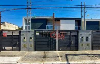 Imagem: A casa possui 3 Dormitórios, 2 Banheiros, 2 Vagas na garagem