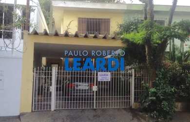 Imagem: A casa possui 3 Dormitórios, 3 Banheiros, 2 Vagas na garagem