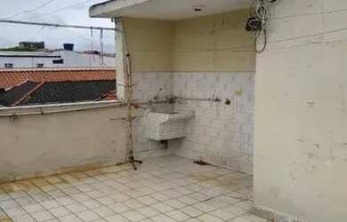 Imagem 11: Casa salão comercial numa frente e 4 salões comerciais na outra frente