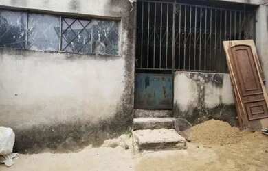 Imagem: A casa possui 2 Dormitórios, 1 Banheiro, 1 Vaga na garagem