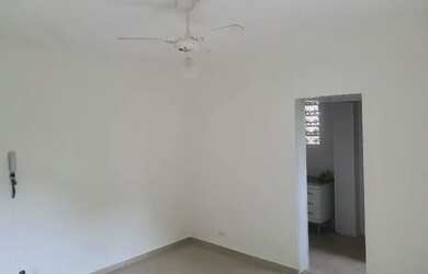 Imagem: A kitnet possui 1 Dormitório, 1 Banheiro, 2 Vagas na garagem