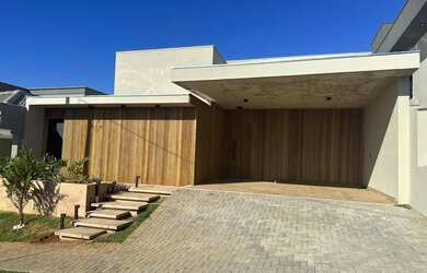 Imagem: A casa em condomínio possui 3 Dormitórios, 4 Banheiros, 4