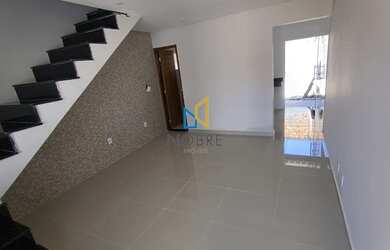 Imagem: A casa possui 2 Dormitórios, 2 Banheiros, 2 Vagas na garagem