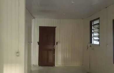 Imagem: A casa possui 2 Dormitórios e 1 Banheiro e está localizado