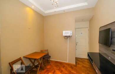 Imagem: O apartamento possui 1 Dormitório, 1 Banheiro, 44m² de Área