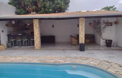 Imagem: A casa em condomínio possui 3 Dormitórios, 2 Banheiros, 3