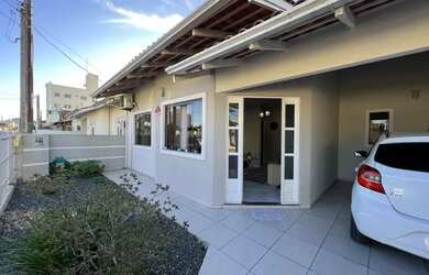 Imagem: Casa com 02 quartos edícula com churrasqueira no Bairro São