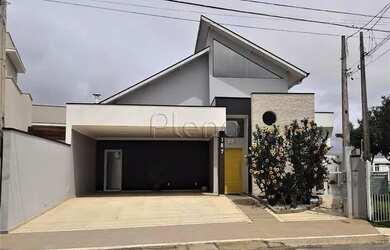 Imagem: A casa em condomínio possui 3 Dormitórios, 2 Banheiros, 4