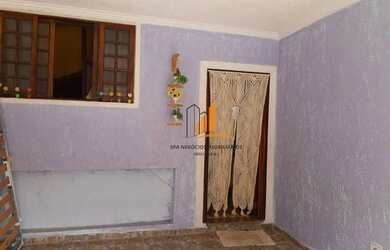 Imagem: A casa possui 2 Dormitórios, 1 Banheiro, 1 Vaga na garagem