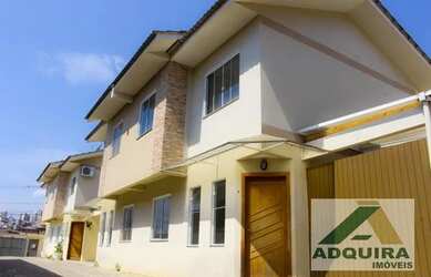 Imagem: A casa possui 3 Dormitórios, 2 Banheiros, 1 Vaga na garagem