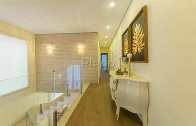 Imagem 16: Venda Casa com 305,00 metroQuadrado, 3 dormitório s , 2 vaga s . Swiss...