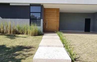 Imagem: A casa em condomínio possui 3 Dormitórios, 5 Banheiros, 4